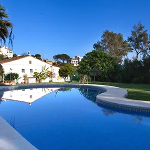agradable-adosado-con-piscina-la-hidalga.1costadelsol.com/